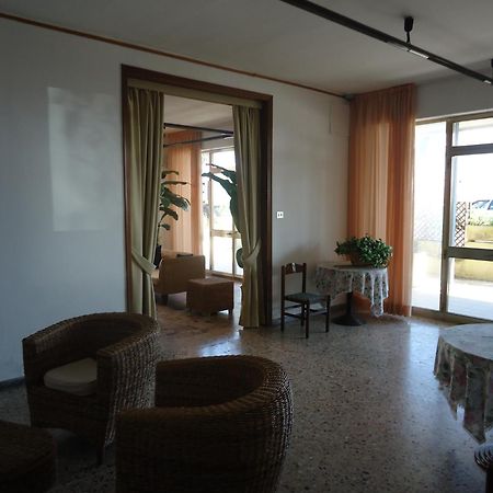 Hotel L&V Rimini Eksteriør billede