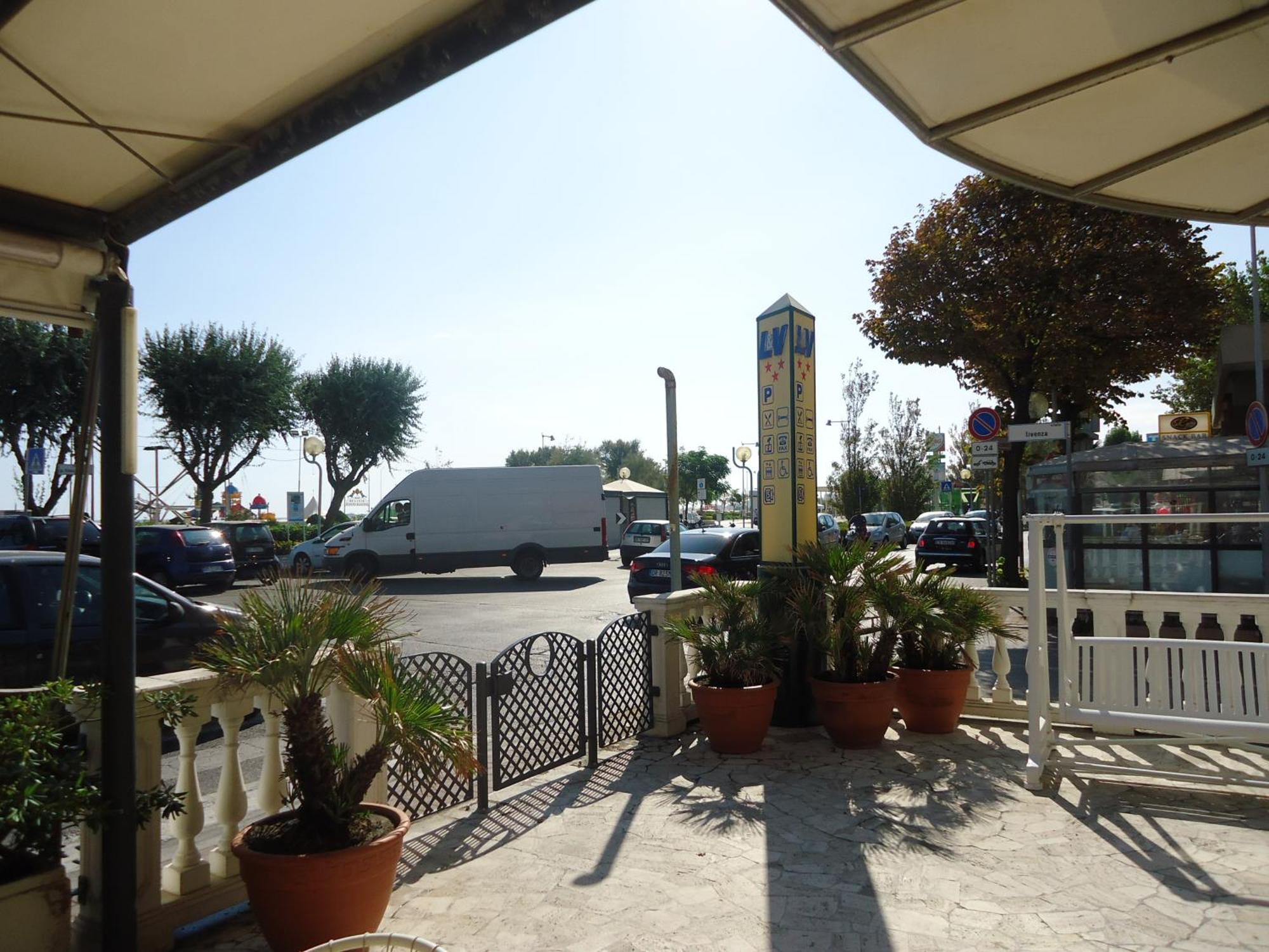 Hotel L&V Rimini Eksteriør billede