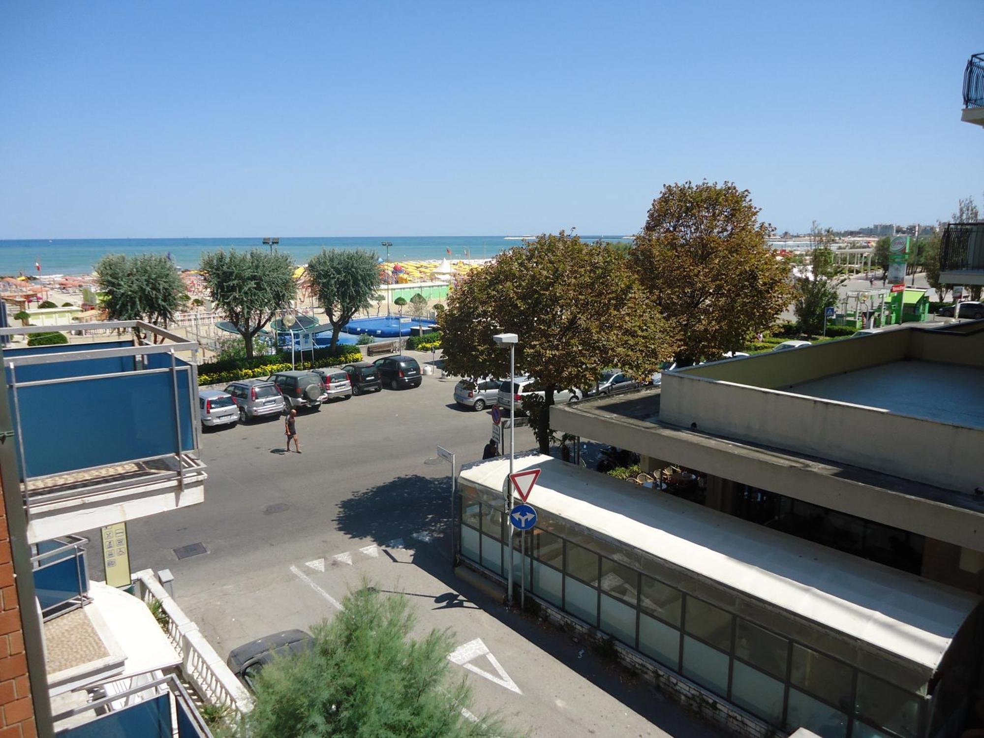 Hotel L&V Rimini Eksteriør billede